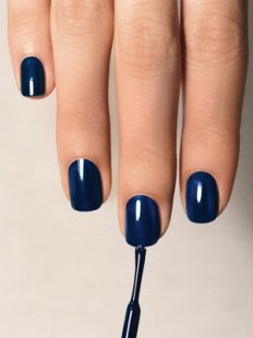 navy-nails.jpg